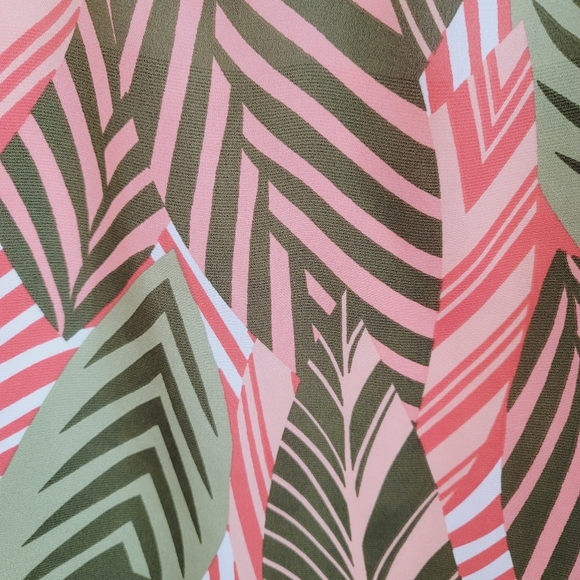 C Cold Shoulder Plant Print Dress Size Small - Picture 9 of 15